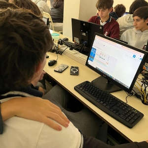 Explorando la Robótica en el Aula